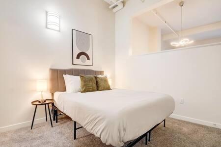Cozysuites - 1Br With Direct Skybridge Access #1 インディアナポリス エクステリア 写真